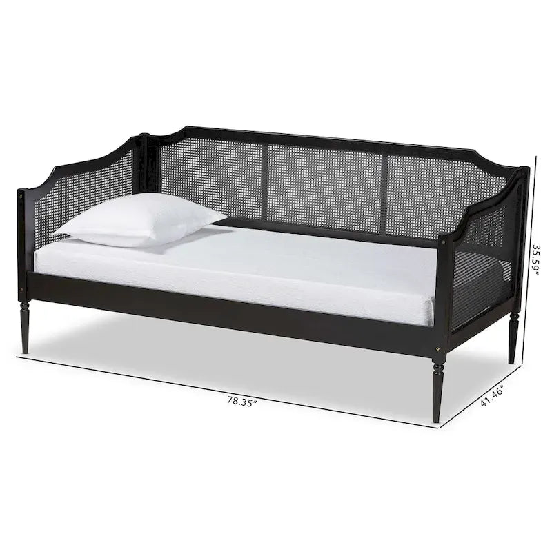 Lit de repos en rotin synthétique charbon de bois noir Mid-Century Modern avec pieds tournés et support à lattes