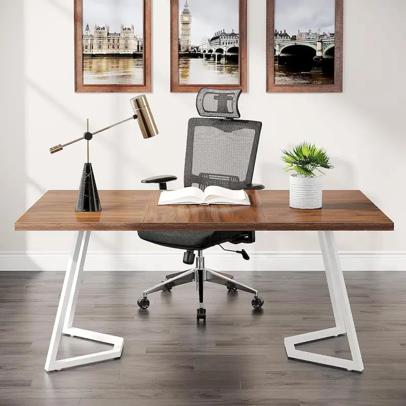 Bureau moderne avec plateau en bois et pieds en métal blanc, marron
