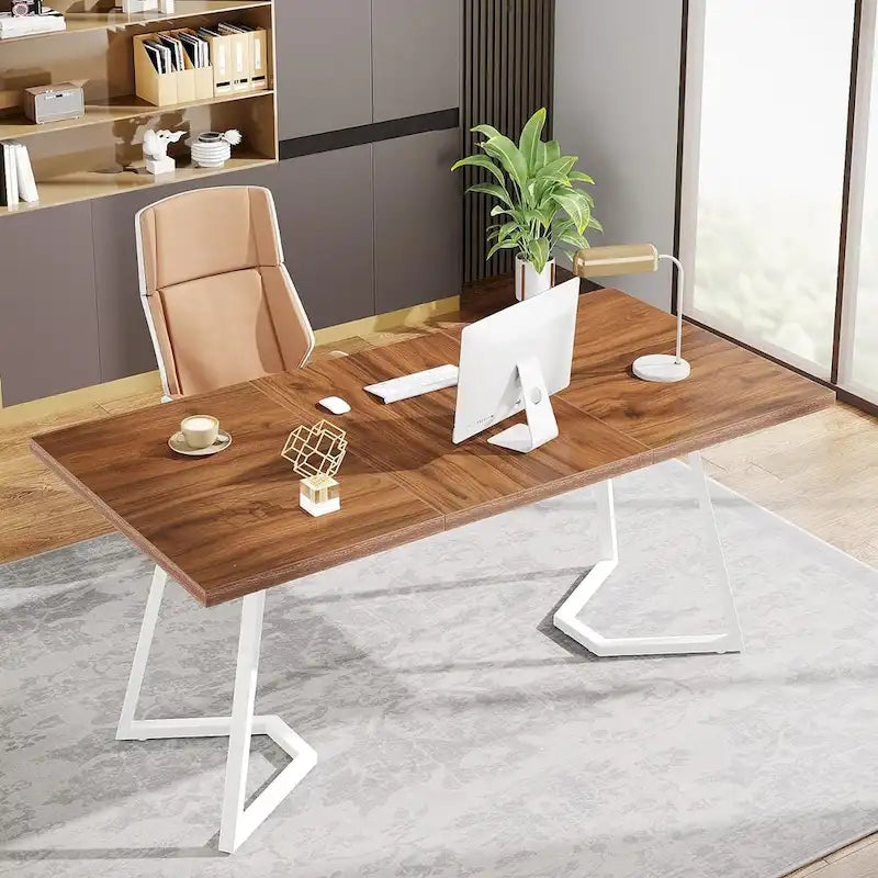 Bureau moderne avec plateau en bois et pieds en métal blanc, marron