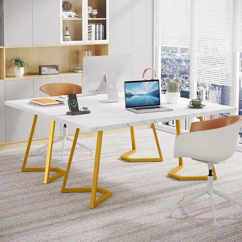 Bureau moderne avec plateau en bois et pieds en métal blanc, marron